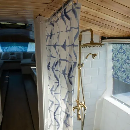 Luxury tent Vamosbus *